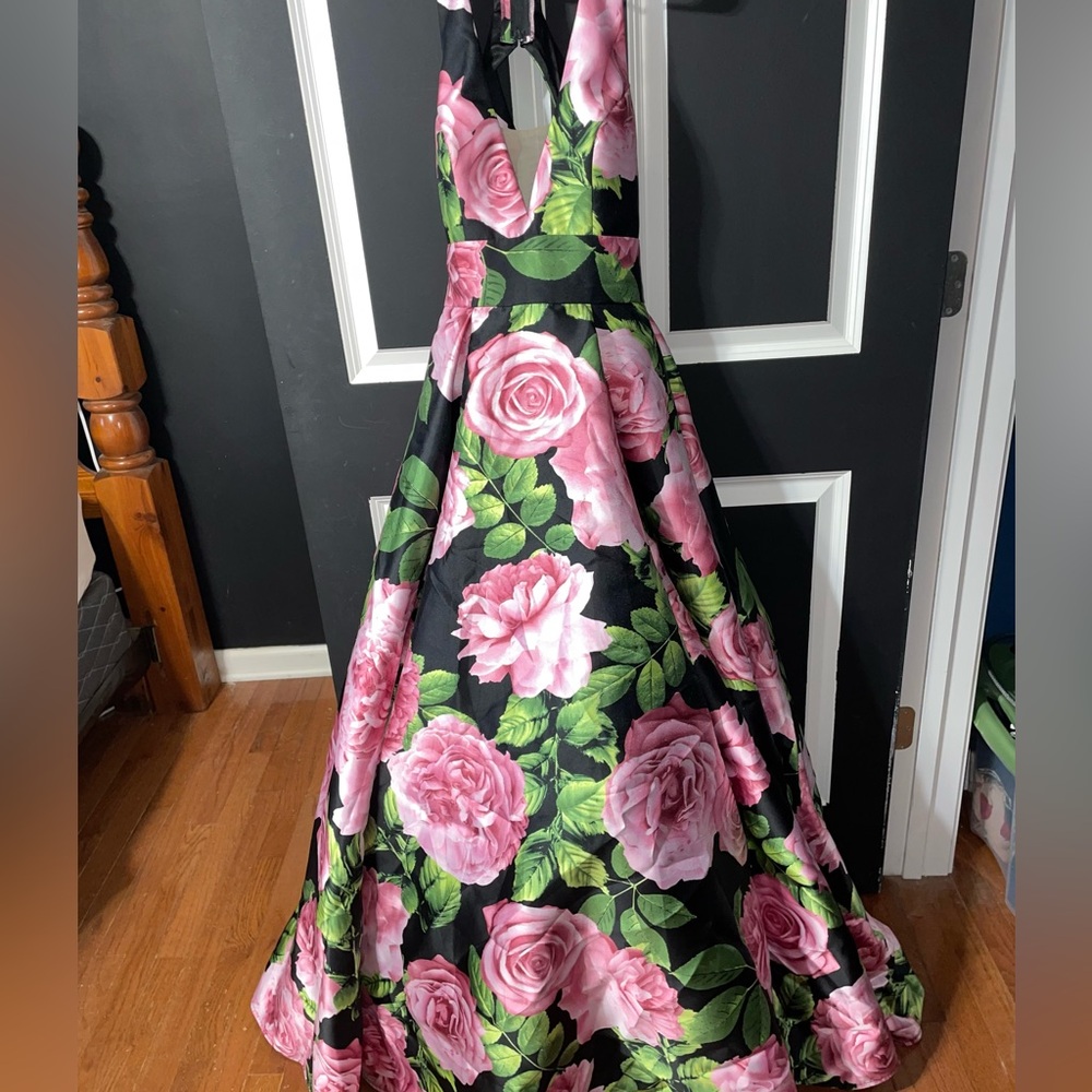 Size 6 Morilee 42023 formal prom dress